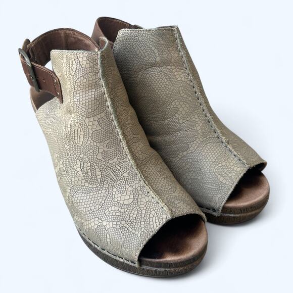 Dansko Reggie Peep Toe Heel Sling Back Tooled Leather Bootie Sandal Taupe sz 39 - Picture 6 of 12